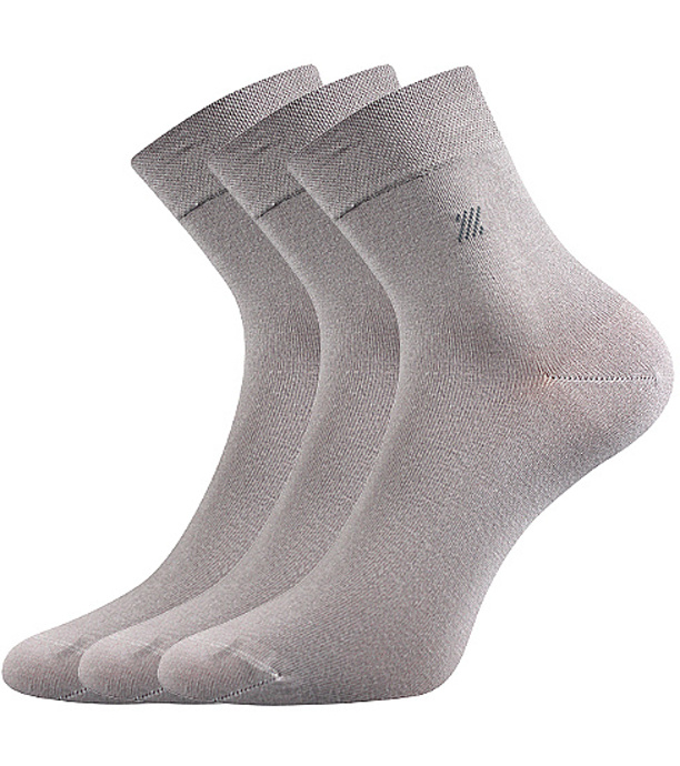 světle šedá - jasnoszary